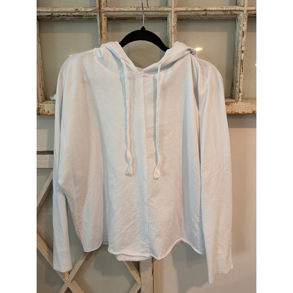 Mododoc size medium white activewear hoodie